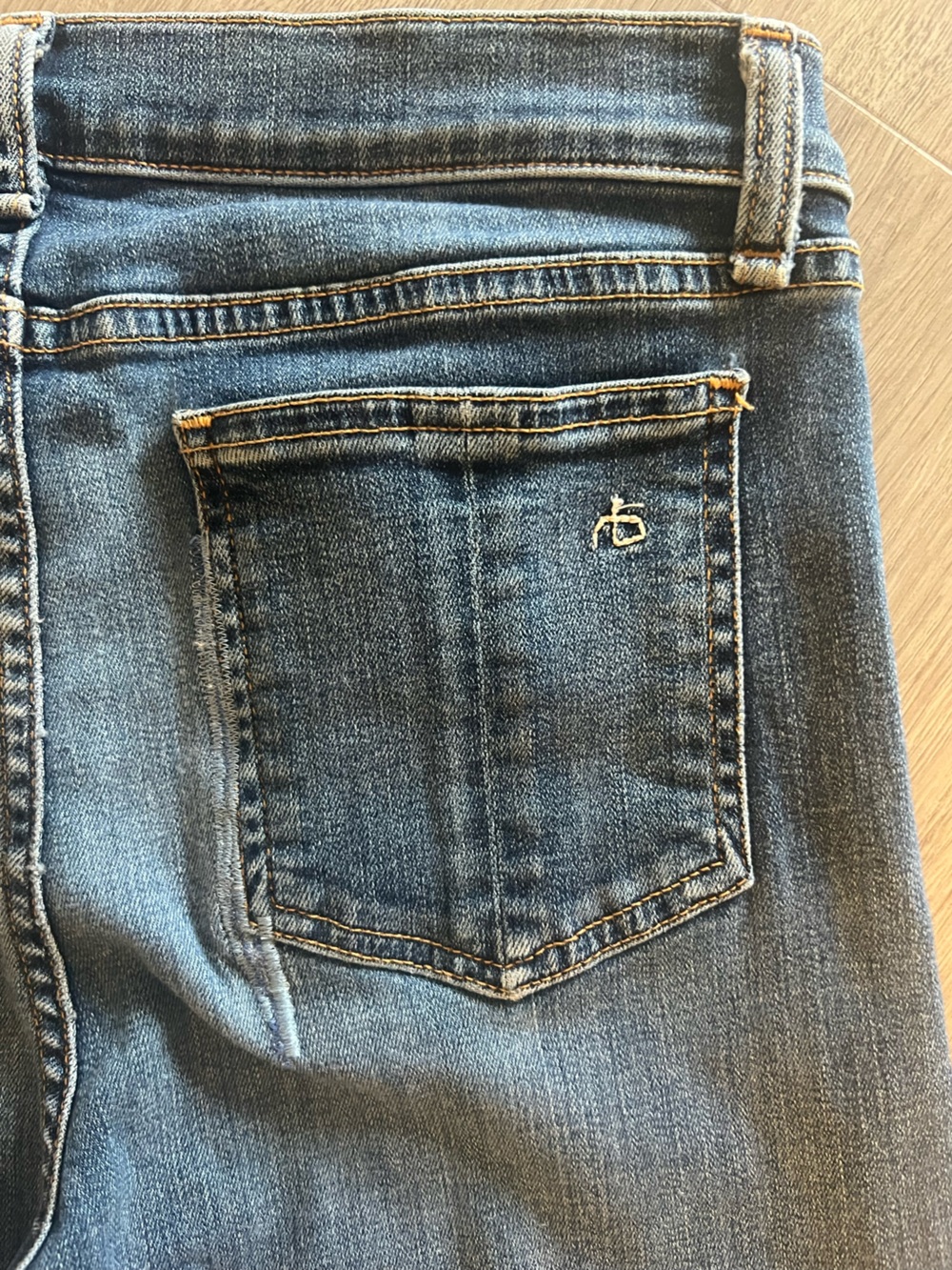 rag & bone Women's Skinny Jeans in Medium Blue Wash - Picture 7 of 10